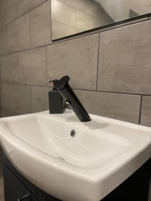 Central Area Terraced House With Private Hot Tub Lincoln Eksteriør bilde