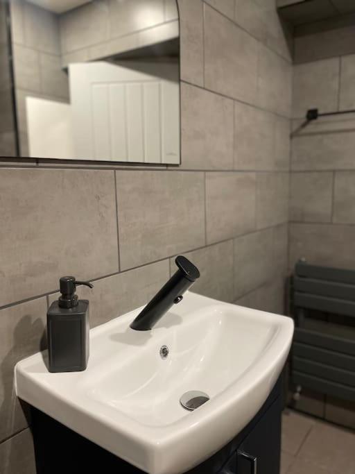 Central Area Terraced House With Private Hot Tub Lincoln Eksteriør bilde