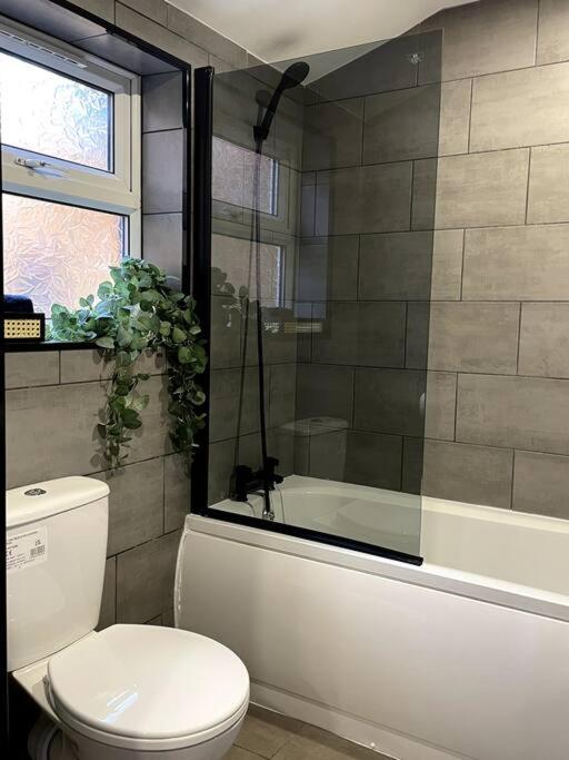 Central Area Terraced House With Private Hot Tub Lincoln Eksteriør bilde