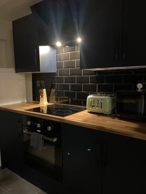 Central Area Terraced House With Private Hot Tub Lincoln Eksteriør bilde