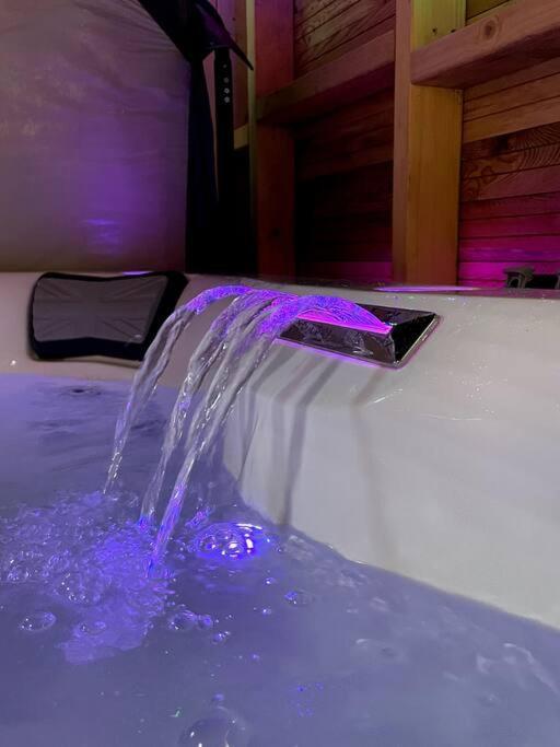 Central Area Terraced House With Private Hot Tub Lincoln Eksteriør bilde