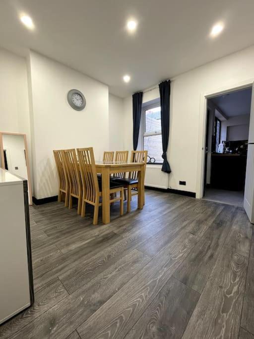 Central Area Terraced House With Private Hot Tub Lincoln Eksteriør bilde
