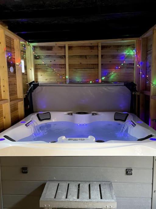 Central Area Terraced House With Private Hot Tub Lincoln Eksteriør bilde