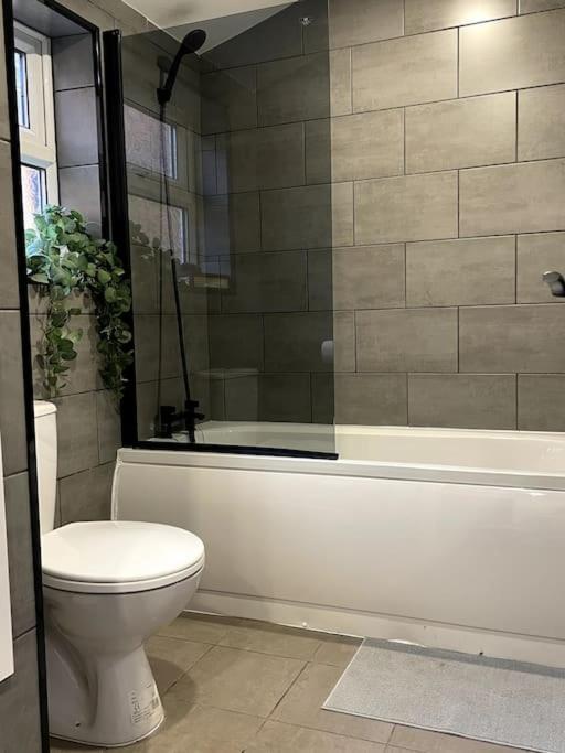 Central Area Terraced House With Private Hot Tub Lincoln Eksteriør bilde